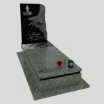 Nagrobek pojedynczy z rzeźbą dla pilota z granitu CK 141 zdjęcie 39