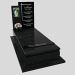 Nagrobek pojedynczy z witrażem anioła z granitu CK 146 zdjęcie 35