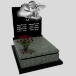 Nagrobek dla dziecka z grawerem alioła z granitu D 64 zdjęcie 38