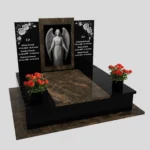 Nagrobek podwójny z grawerem anioła i kwiatami z granitu CK 102 zdjęcie 31