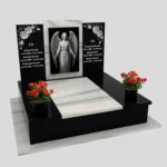 Nagrobek podwójny z grawerem anioła i kwiatami z granitu CK 102 zdjęcie 38