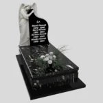 Nagrobek pojedynczy z rzeźbą anioła, wykonany z wysokiej jakości granitu CK 155 zdjęcie 31