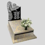 Nagrobek pojedynczy z rzeźbą anioła symbolizującego opiekę i spokój, wykonany z granitu CK 156 zdjęcie 37