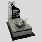 Nagrobek pojedynczy z rzeźbą anioła, wykonany z wysokiej jakości granitu CK 155 zdjęcie 36