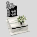 Nagrobek pojedynczy z rzeźbą anioła symbolizującego opiekę i spokój, wykonany z granitu CK 156 zdjęcie 40