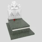 Nagrobek dla dziecka z rzeźbą książki i anioła z granitu D 79 zdjęcie 40