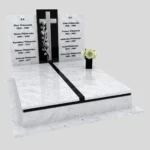 Nagrobek podwójny z grawerem krzyża, wykonany z dbałością o każdy detal z granitu CK 105 zdjęcie 36