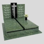 Nagrobek podwójny z grawerem krzyża, wykonany z dbałością o każdy detal z granitu CK 105 zdjęcie 41