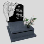 Nagrobek urnowy z rzeźbą anioła U 114 zdjęcie 38