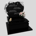 Nagrobek urnowy z rzeźbą róż i ptaka z granitu U 108 zdjęcie 30