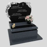 Nagrobek urnowy z rzeźbą róż i ptaka z granitu U 108 zdjęcie 31