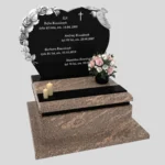 Nagrobek urnowy z rzeźbą róż i ptaka z granitu U 108 zdjęcie 34