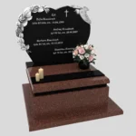 Nagrobek urnowy z rzeźbą róż i ptaka z granitu U 108 zdjęcie 43