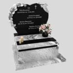 Nagrobek urnowy z rzeźbą róż i ptaka z granitu U 108 zdjęcie 44