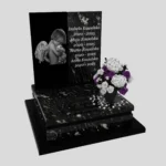 Nagrobek dla dziecka z grawerem anioła – symbol pamięci i miłości z granitu D 70 zdjęcie 32