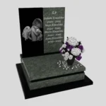 Nagrobek dla dziecka z grawerem anioła – symbol pamięci i miłości z granitu D 70 zdjęcie 40