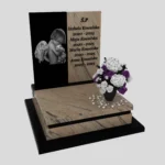 Nagrobek dla dziecka z grawerem anioła – symbol pamięci i miłości z granitu D 70 zdjęcie 42