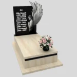 Nagrobek pojedynczy z grawerem anioła o rozpostartych skrzydłach z granitu CK 160 zdjęcie 30