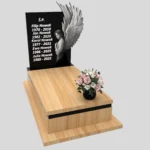 Nagrobek pojedynczy z grawerem anioła o rozpostartych skrzydłach z granitu CK 160 zdjęcie 42