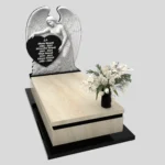 Nagrobek pojedynczy z artystyczną rzeźbą anioła o otwartych skrzydłach z granitu CK 167 zdjęcie 30