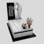 Nagrobek pojedynczy z rzeźbą anioła o delikatnej formie z granitu CK 168 zdjęcie 34