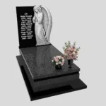 Nagrobek pojedynczy z rzeźbą anioła o delikatnej formie z granitu CK 168 zdjęcie 37