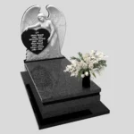 Nagrobek pojedynczy z artystyczną rzeźbą anioła o otwartych skrzydłach z granitu CK 167 zdjęcie 36