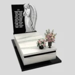 Nagrobek pojedynczy z rzeźbą anioła o delikatnej formie z granitu CK 168 zdjęcie 38