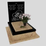 Nagrobek dla dziecka z grawerem Matki Bożej, Jezusa i dzieciątka D 69 zdjęcie 46