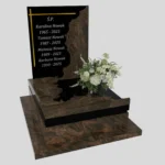 Nagrobek urnowy z wyciętą tablicą z granitu U 107 zdjęcie 31