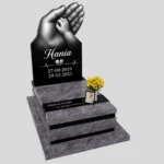 Nagrobek dziecięcy z motywem grawerowanych dłoni D 81 zdjęcie 40