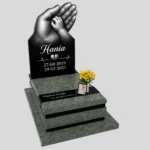 Nagrobek dziecięcy z motywem grawerowanych dłoni D 81 zdjęcie 39