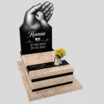 Nagrobek dziecięcy z motywem grawerowanych dłoni D 81 zdjęcie 42