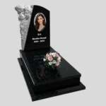 Einzelner Grabstein mit Rosenschnitzerei mit Foto CK 179  Foto 27