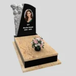 Einzelner Grabstein mit Rosenschnitzerei mit Foto CK 179  Foto 31