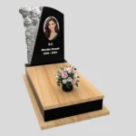 Einzelner Grabstein mit Rosenschnitzerei mit Foto CK 179  Foto 34