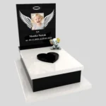 Nagrobek dla dziecka z grawerem skrzydeł i zdjęciem D 84 zdjęcie 45