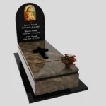 Nagrobek pojedynczy z witrażem Jezusa K 130 zdjęcie 35