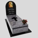 Nagrobek pojedynczy z witrażem Jezusa K 130 zdjęcie 44